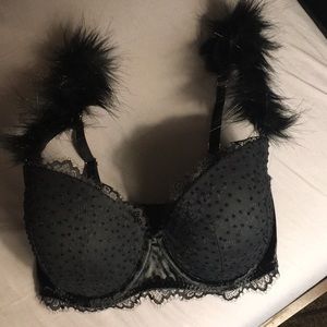 Beautiful velvet/lace/faux fur bra and panty set